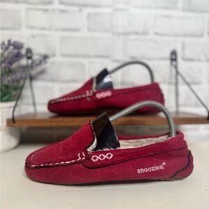 Snoozies Faux Fur Cozy Burgundy Slippers Size 9